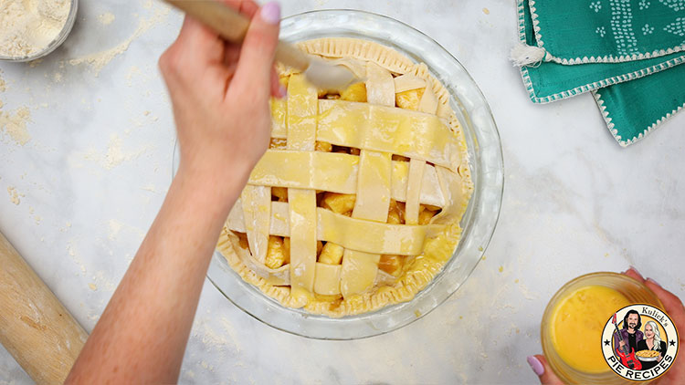 Is it better to prebake pie crust for apple pie